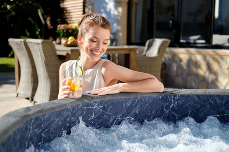 Spa semi rigide BESTWAY - Lay-Z-Spa Carrara - 140 airjets - 170 x 65 cm - 4 a 6 places - Rond (couverture, cartouche, 4 appuie-tete)