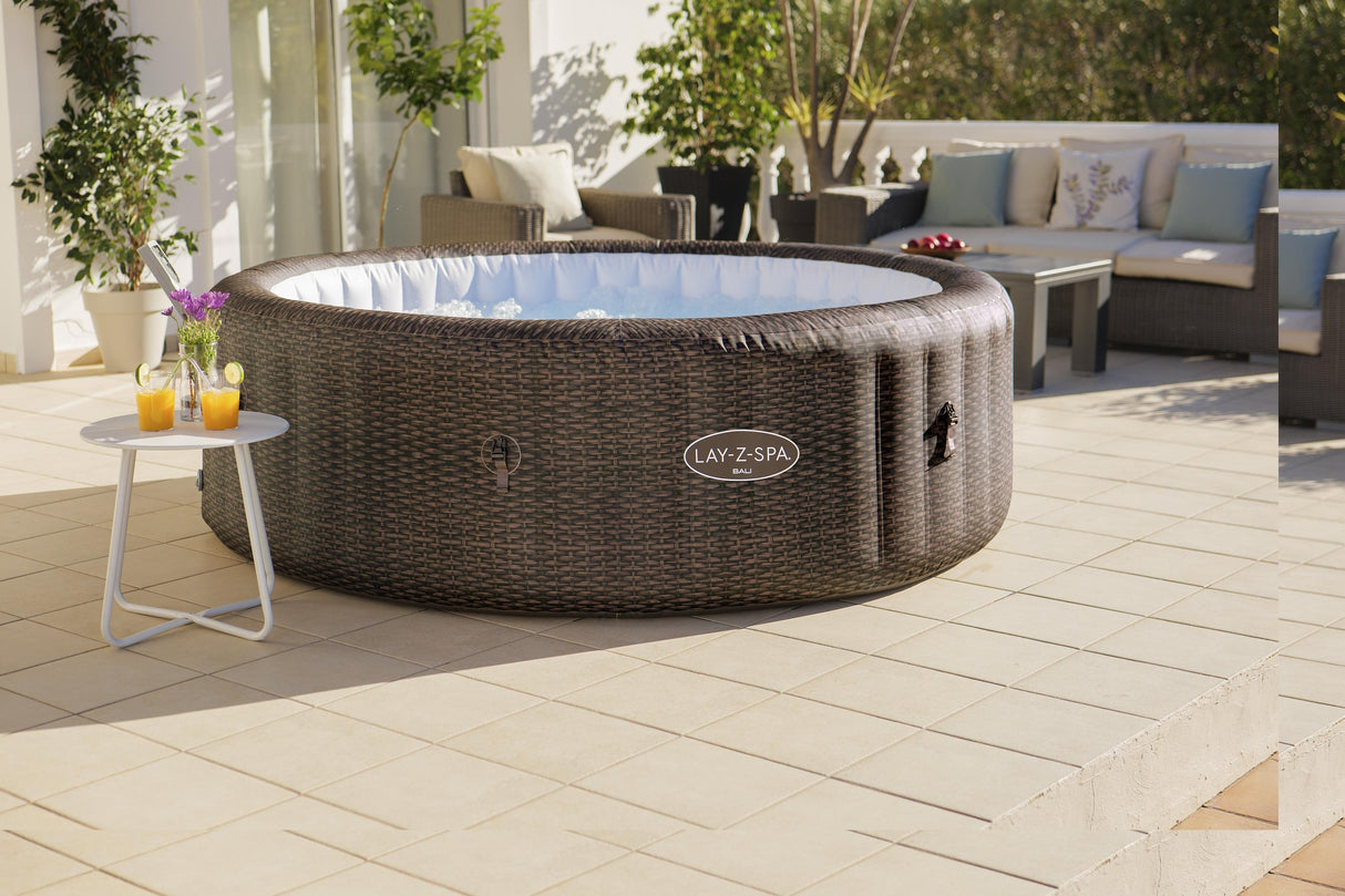 Spa gonflable BESTWAY - Lay-Z-Spa San Fransisco - Hydrojets - 230 x 230 x 71 cm - 5 a 7 places - Carré (couverture, 5 appuie-tete)