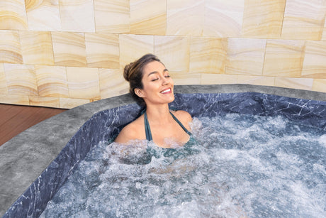 Spa semi rigide BESTWAY - Lay-Z-Spa Carrara - 140 airjets - 170 x 65 cm - 4 a 6 places - Rond (couverture, cartouche, 4 appuie-tete)