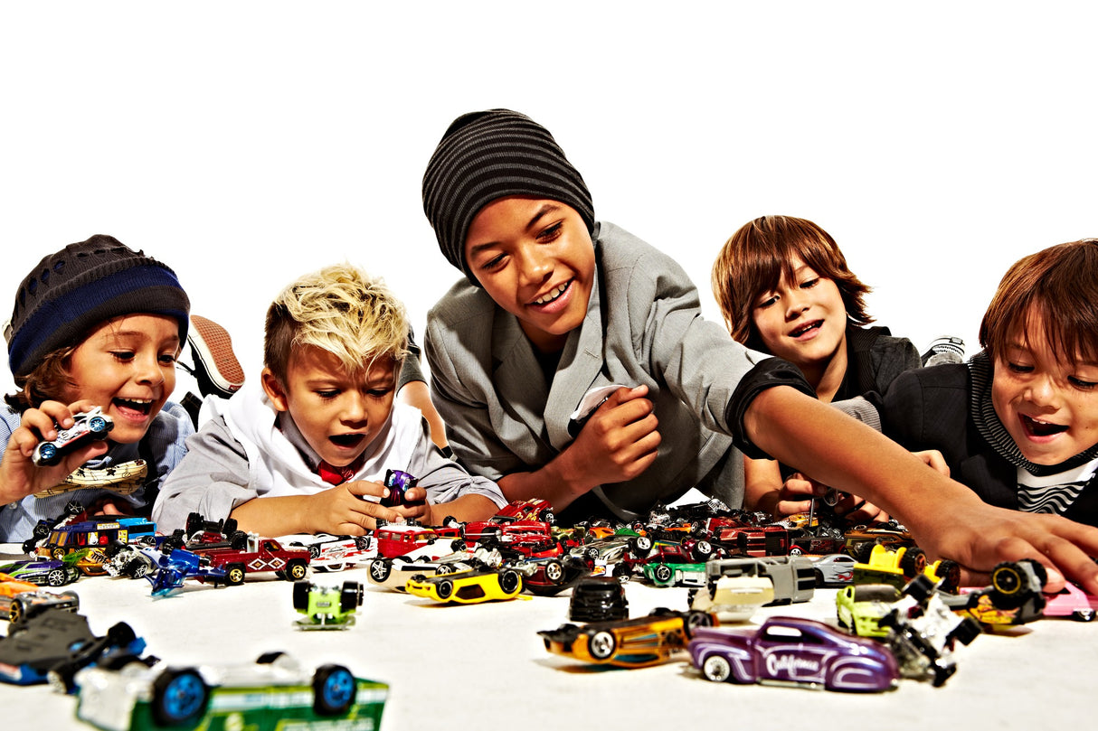 Coffret de 5 voitures Hot Wheels - Modele aléatoire - 400+ modeles - 15 thématiques 1806