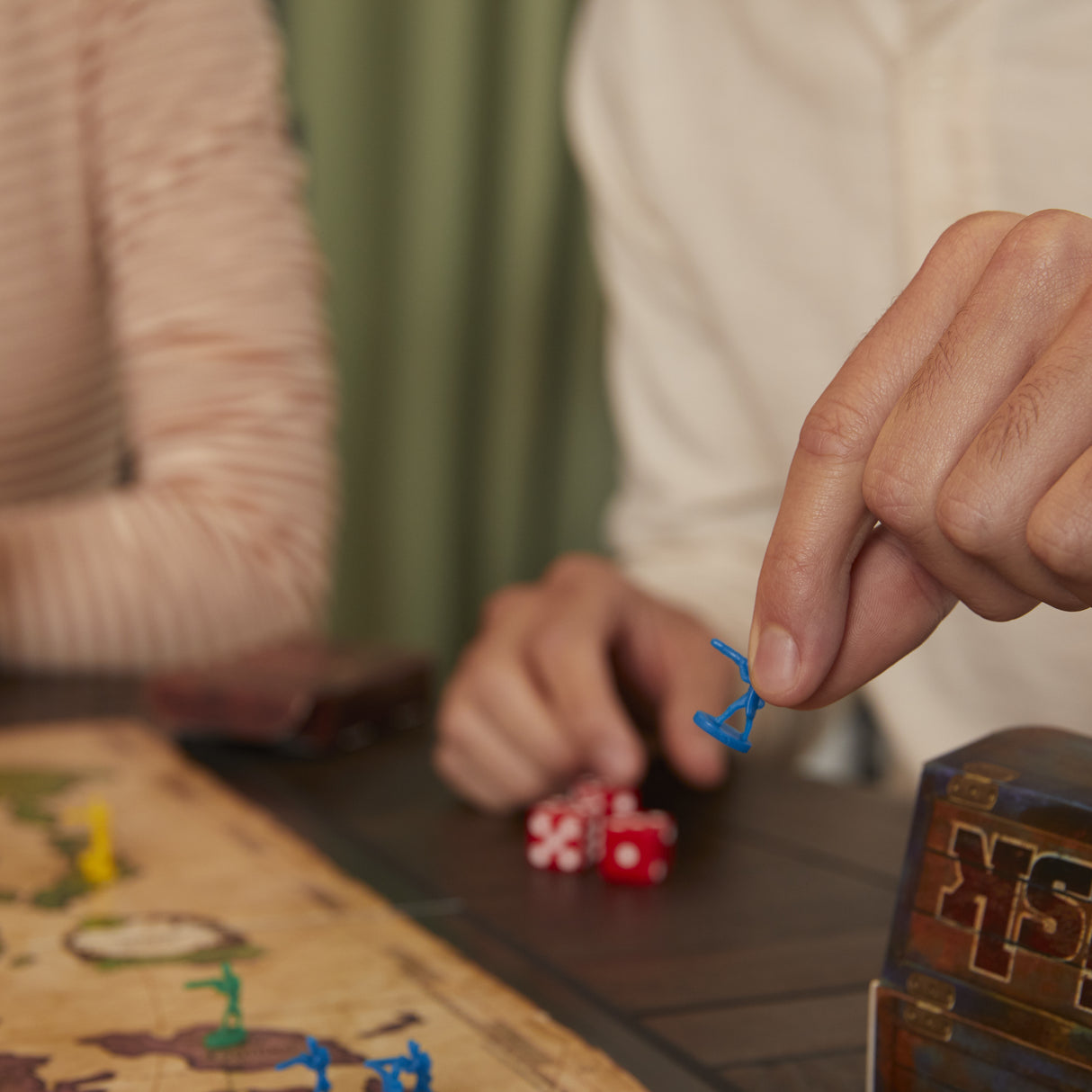 RISK, jeu de société de stratégie pour enfants, des 10 ans, jeu de Plateau, Hasbro Gaming