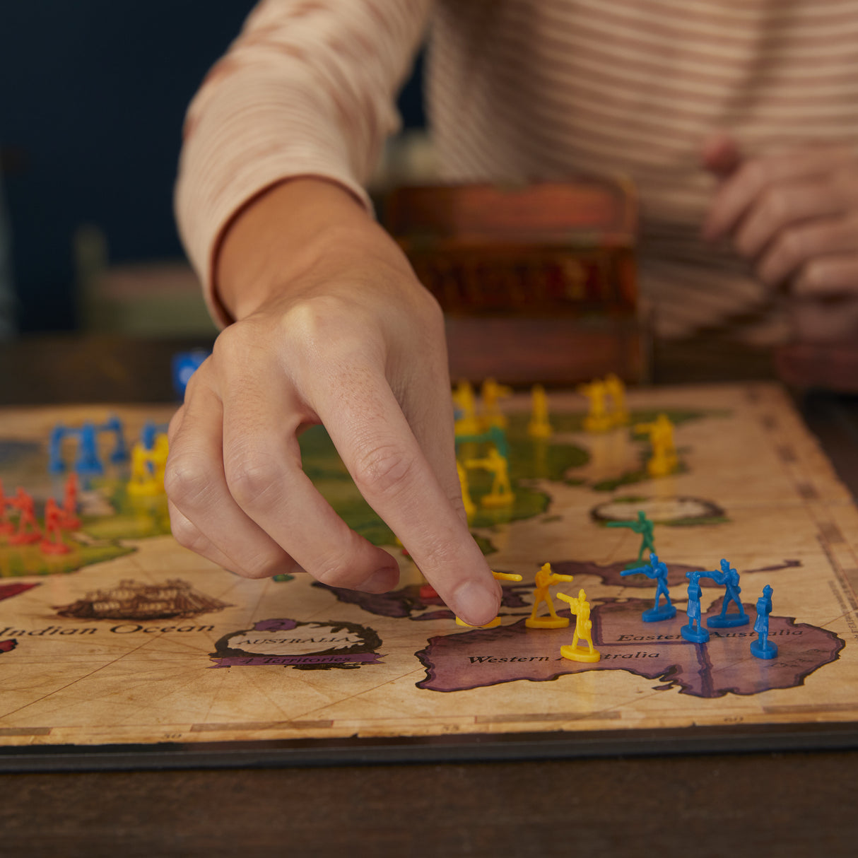RISK, jeu de société de stratégie pour enfants, des 10 ans, jeu de Plateau, Hasbro Gaming