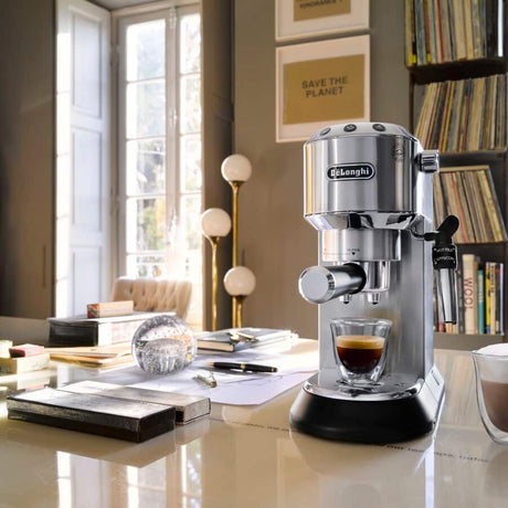 Machine expresso manuelle - De'Longhi - Dedica style - EC685.M - Inox