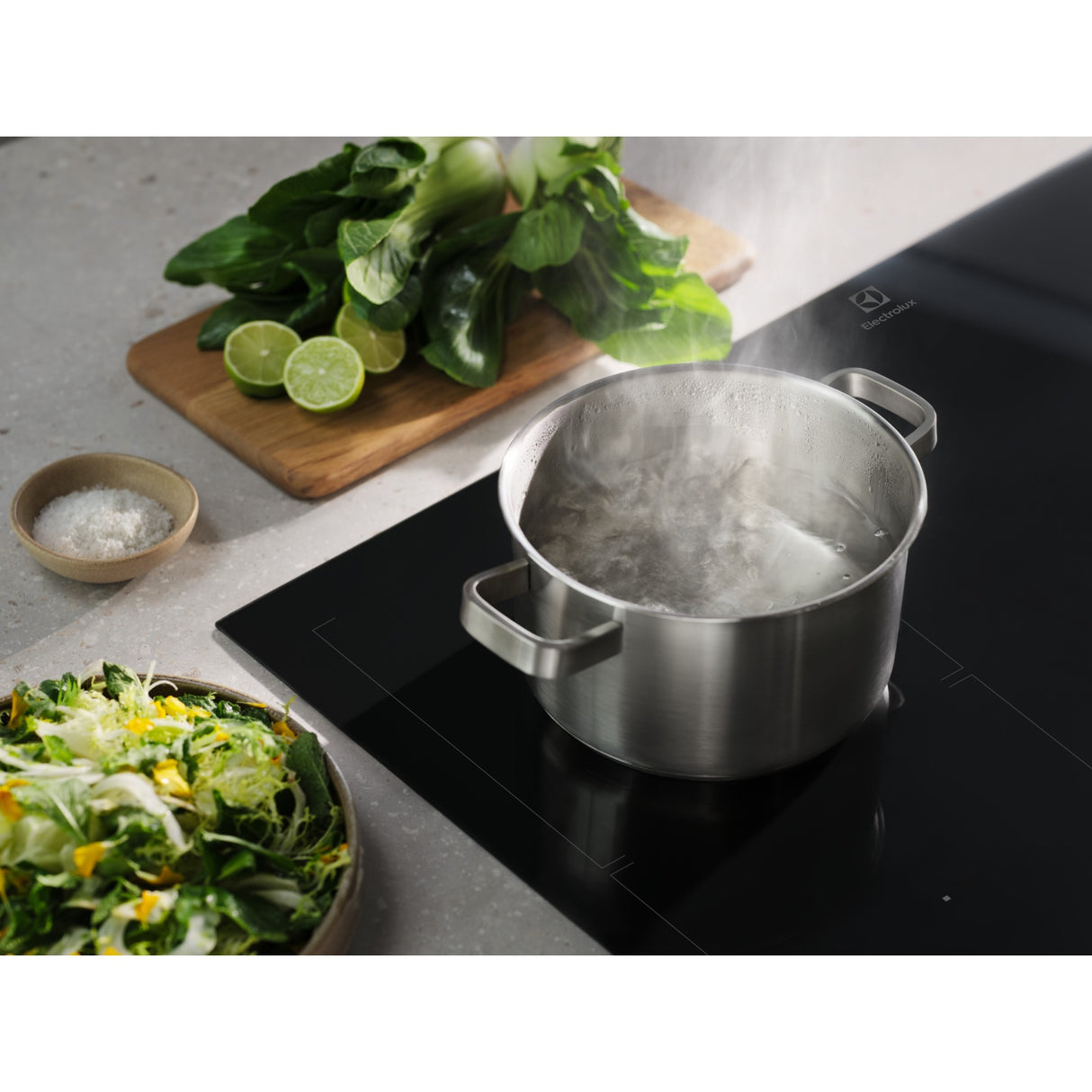 Plaque a induction - ELECTROLUX - 4 foyers - 71 x 52 cm - EIV734 - Noir