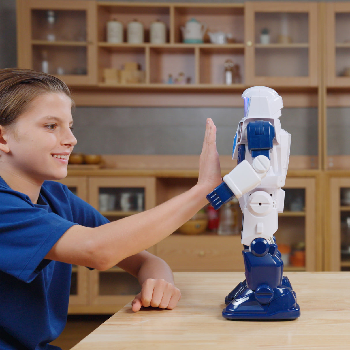 Robot radiocommandé - YCOO - Program a Bot XL - Multidirectionnel - 48 actions programmables - LED & Sons - Des 5 ans