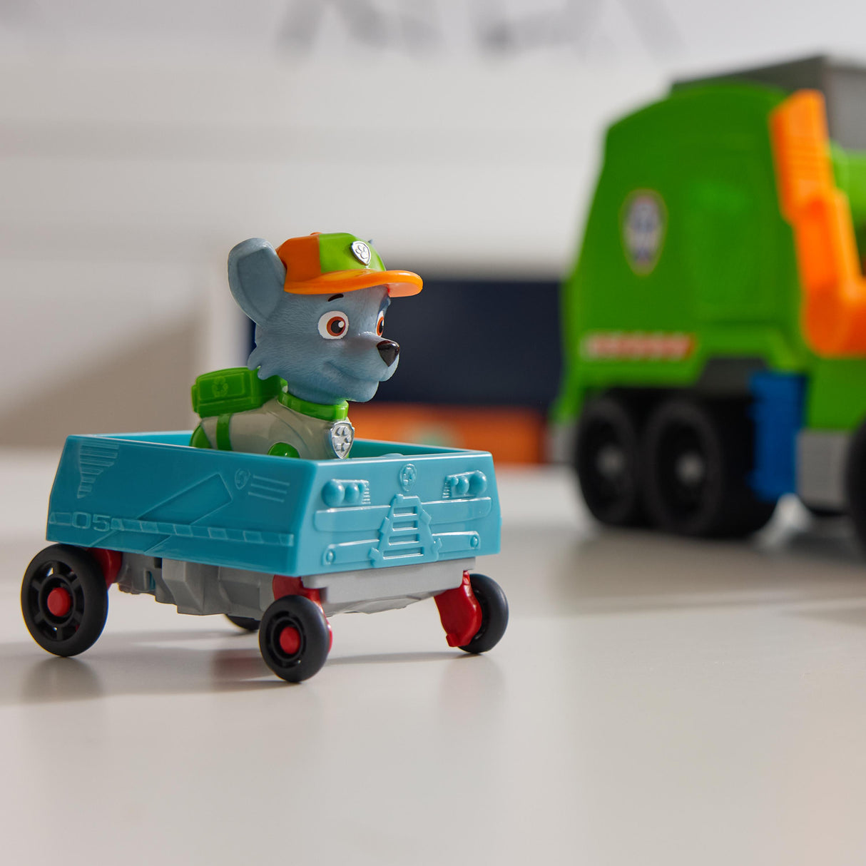 SPIN MASTER CAMION CRUSH 'N' ROLL ROCKY La Pat' Patrouille