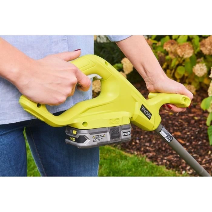 Tondeuse sans fil + coupe-bordure RYOBI One+ RLM18X33B40, 18V, l.33cm, 1 batterie 4 Ah et chargeur inclus
