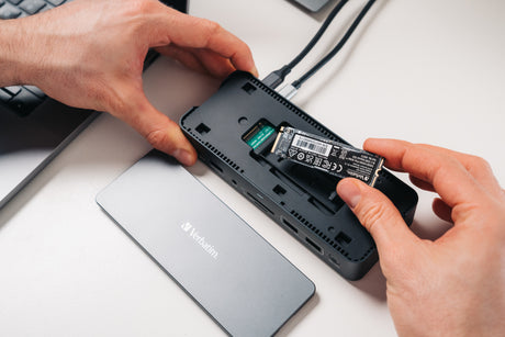 Station d'accueil portable USB-C 3.2 Verbatim Pro CDS-15SSD avec SSD 256Go inclus (Gris)