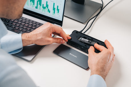 Station d'accueil portable USB-C 3.2 Verbatim Pro CDS-15SSD avec SSD 256Go inclus (Gris)