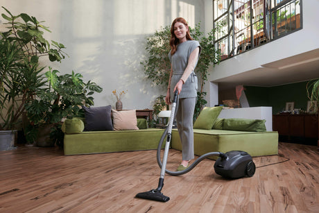 HOOVER HE1 - Aspirateur Traineau avec sac Compact et Puissant - Grande Capacité 2,5L- Haute-performance sur Sols Durs et Moquettes