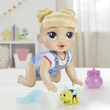 Baby Alive, Harper Hugs Marche a 4 pattes, poupée électronique de 27  cm marchant a 4 pattes, cheveux blonds, a partir de 3 ans