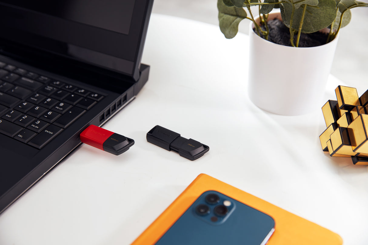 Clé USB 3.2 Kingston DataTraveler Exodia M - 128Go (Rouge/Noir)