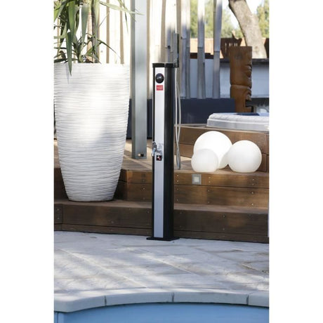 Douche solaire d'extérieur Ubbink Solaris ELITE - Réservoir 18L - Mitigeur et douchette - Ř15 x H118 cm