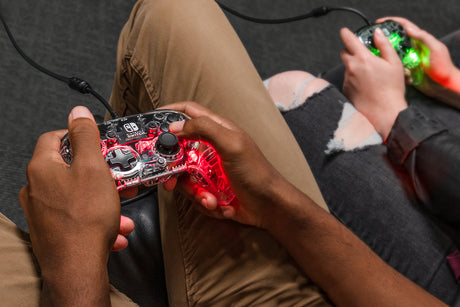 Manette filaire pour Nintendo Switch - PDP - Afterglow - Éclairage LED - Transparent