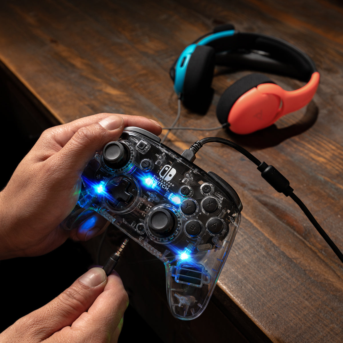 Manette filaire pour Nintendo Switch - PDP - Afterglow - Éclairage LED - Transparent