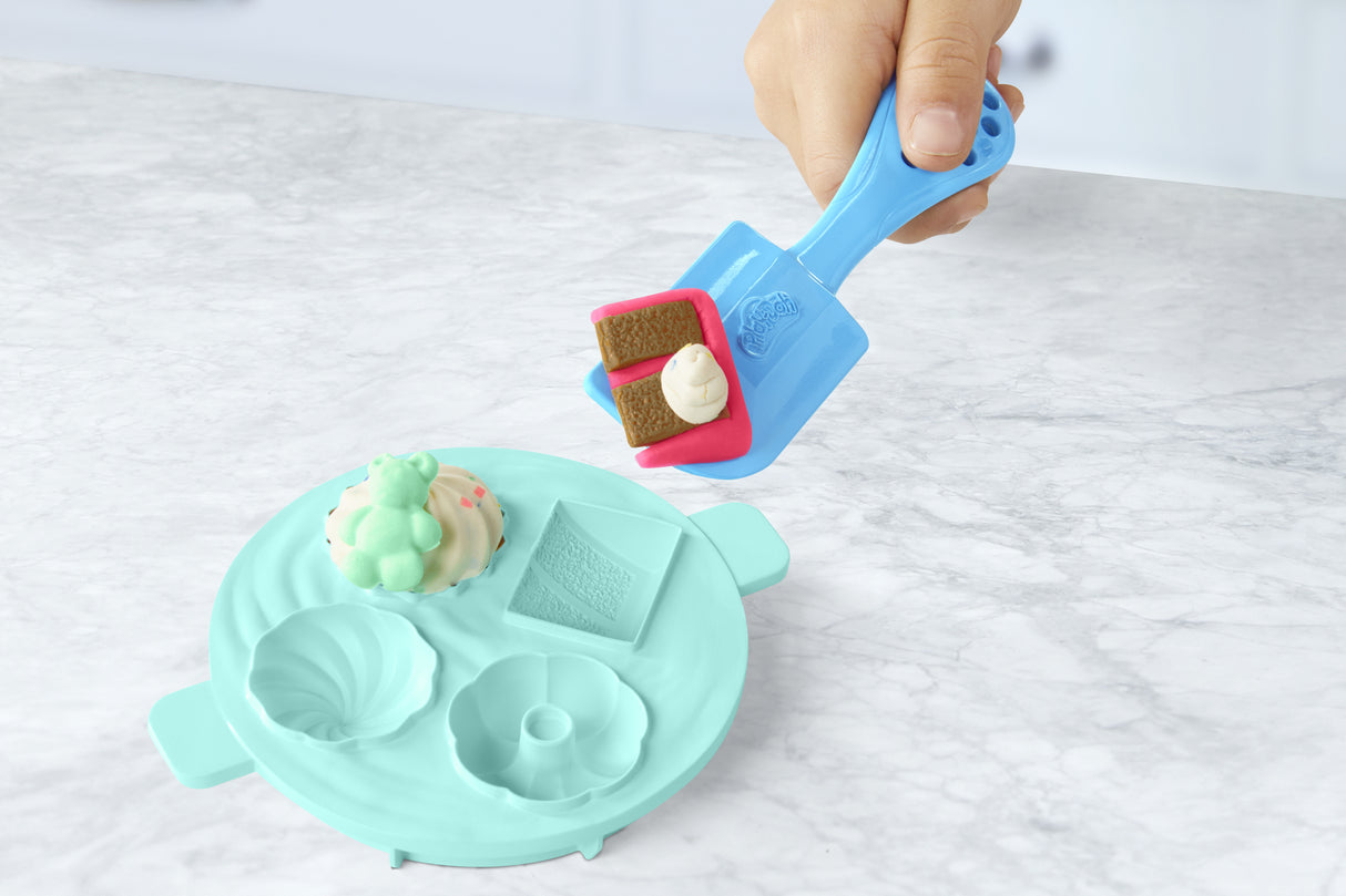 Play-Doh Robot pâtissier, jouet de pâte a modeler avec accessoires de cuisine factices, Kitchen Creations, Des 3 ans