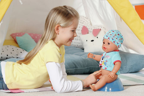 BABY BORN - Magic Boy - Poupée bébé garçon avec 11 accessoires - Mange, dort, pleure et utilise le pot - 43cm - des 3 ans