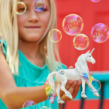 Figurine Licorne arc-en-ciel mâle, Jouet détaillé et réaliste, SCHLEICH 70725 Bayala, des 5 ans