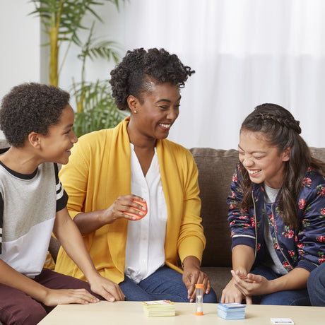TABOO Enfants contre Parents, Jeu de societe de reflexion, Jeu de plateau pour la famille Version francaise