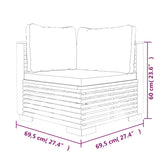 Garten-Ecksofa und cremefarbene Kissen. Massives Teakholz