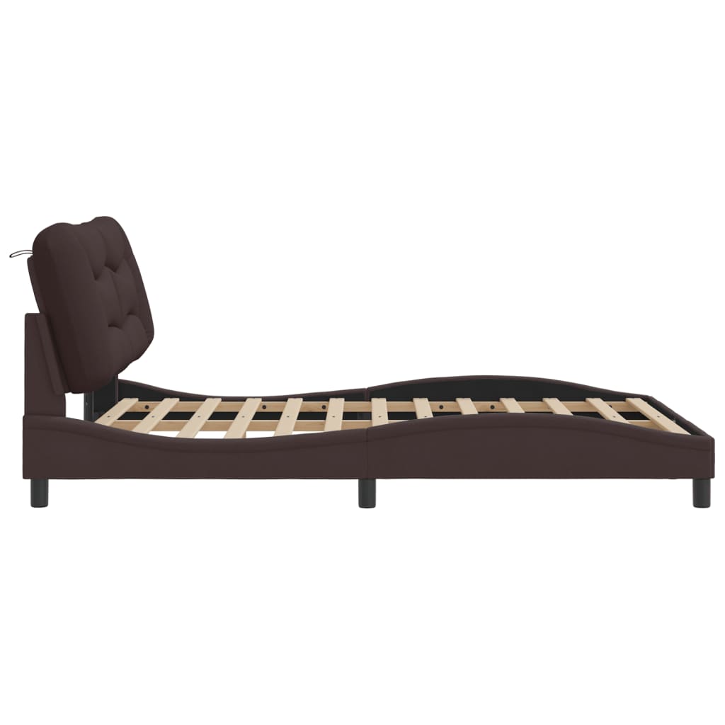 Cadre de lit avec LED sans matelas marron foncé 140x200cm tissu