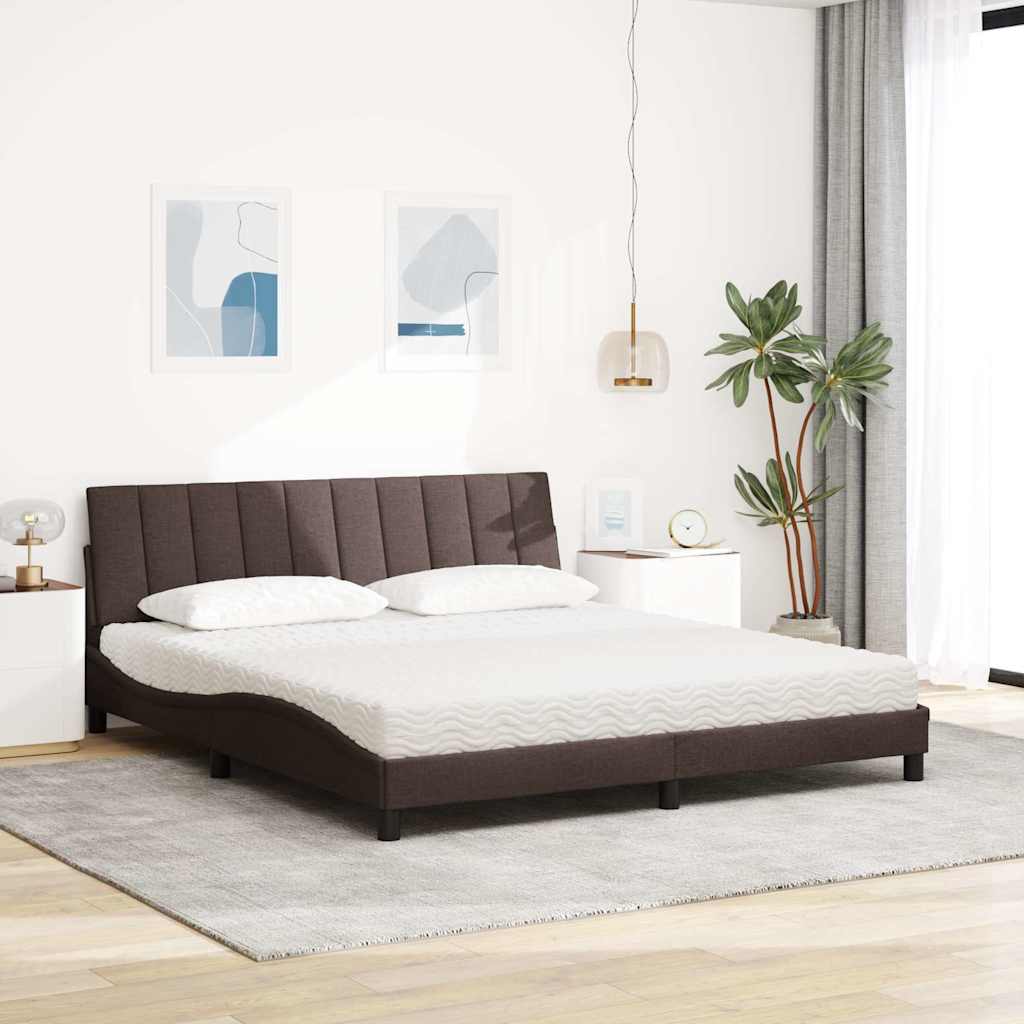 Lit avec matelas marron foncé 180x200 cm tissu