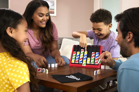 Mattel Games - UNO-Quatro-Jeu pour adulte, soirée en famille et soirée jeux HPF82