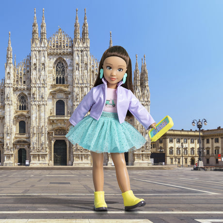 Poupée Mannequin - COROLLE - Luna Fashion Week Paris - 28 cm - 4 accessoires - Senteur vanille - Des 4 ans