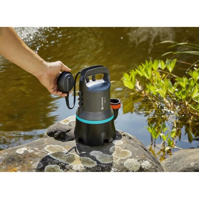 GARDENA Pompe d'évacuation eaux chargées 9000 – 300W – Débit max 9000l/h & pression max 0.6bar – Extension garantie 5 ans (9040-20)