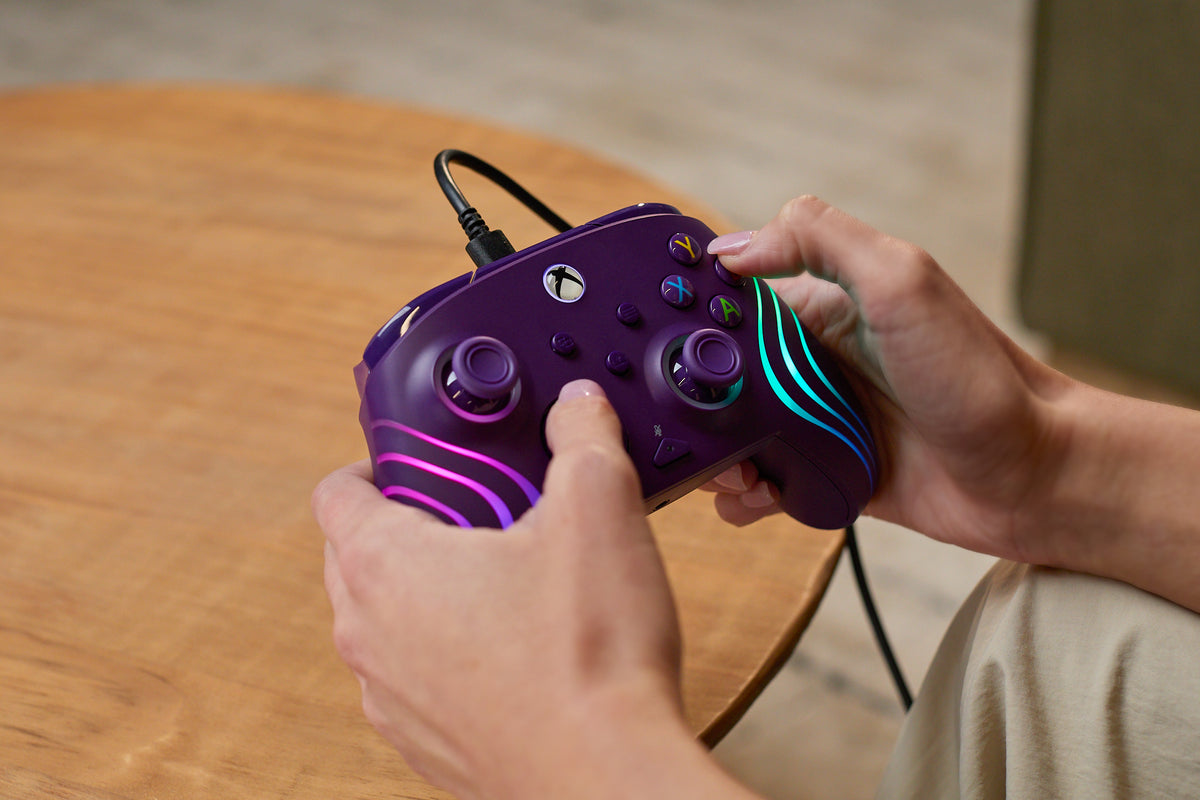 Manette de jeu - Xbox Series X|S, Xbox One et PC - Afterglow Wave - RGB - Filaire - Violet - TURTLE BEACH