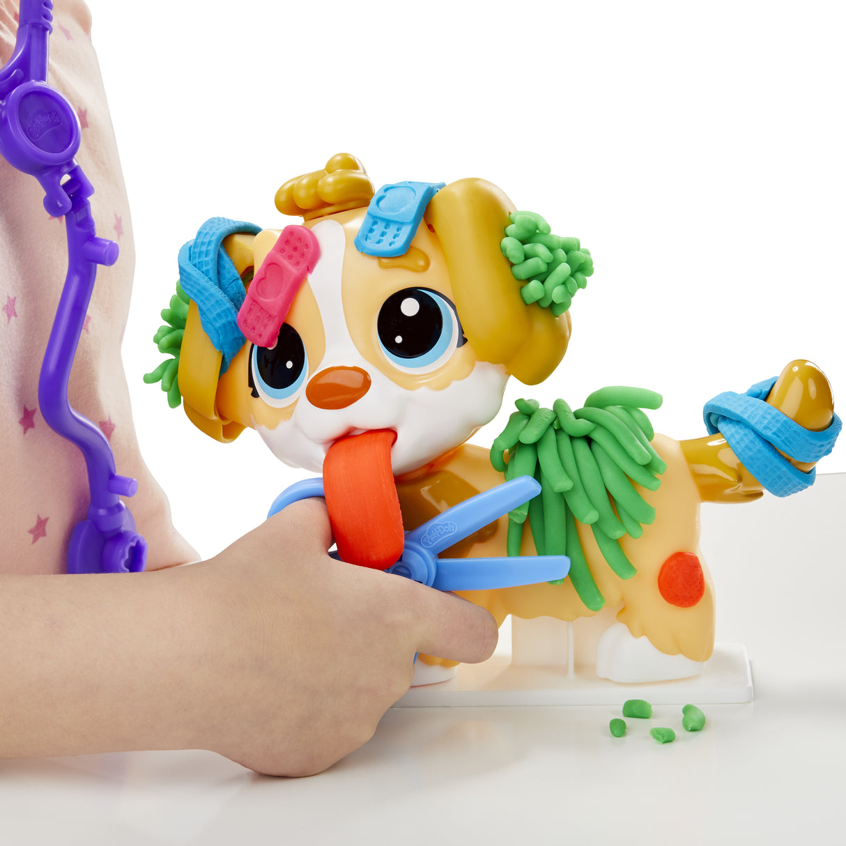 Play-Doh Le cabinet vétérinaire avec chien, avec 5 pots de pâte a modeler et 10 outils, jouet périscolaire, Les classiques