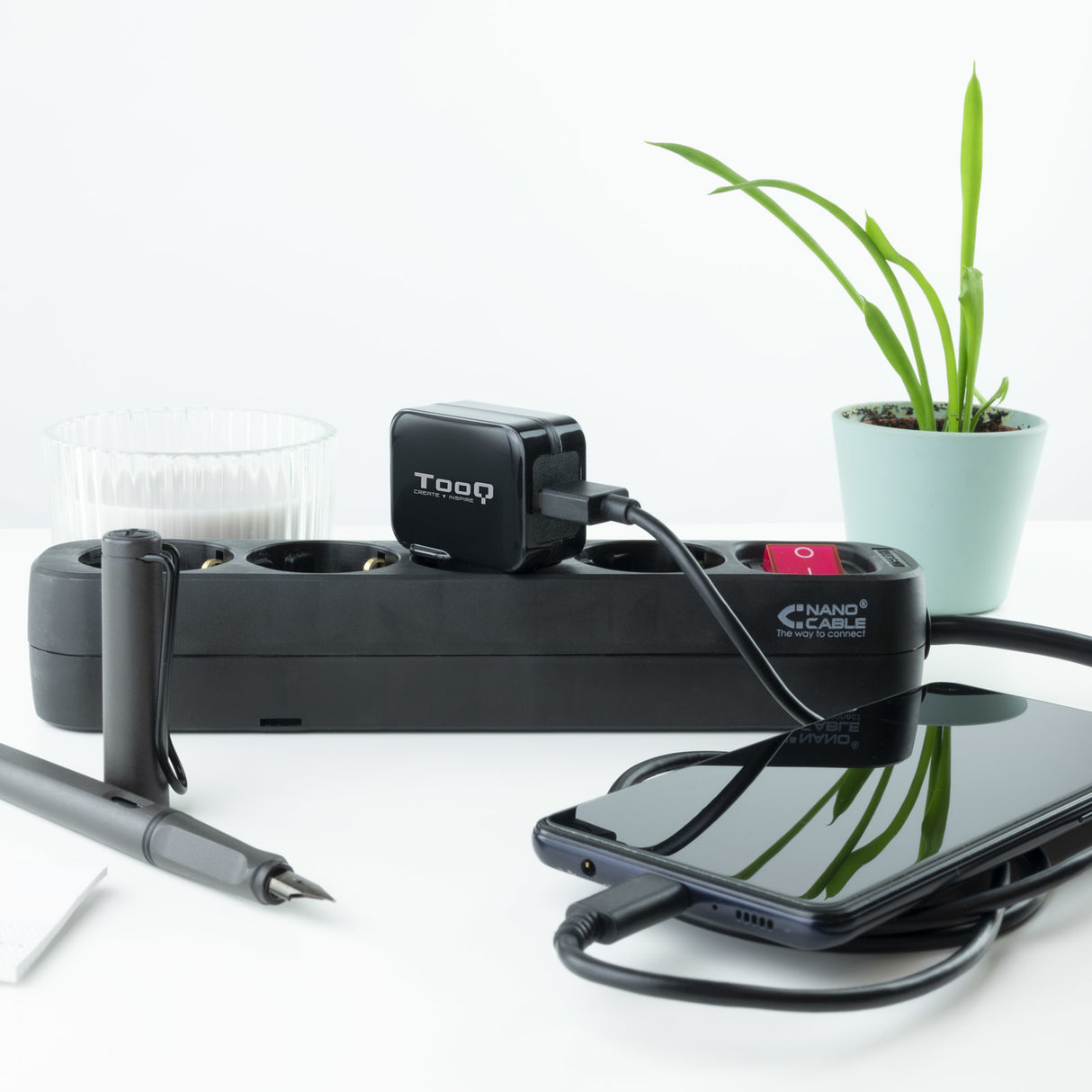 Chargeur secteur TooQ 1 port USB 12W (Noir)