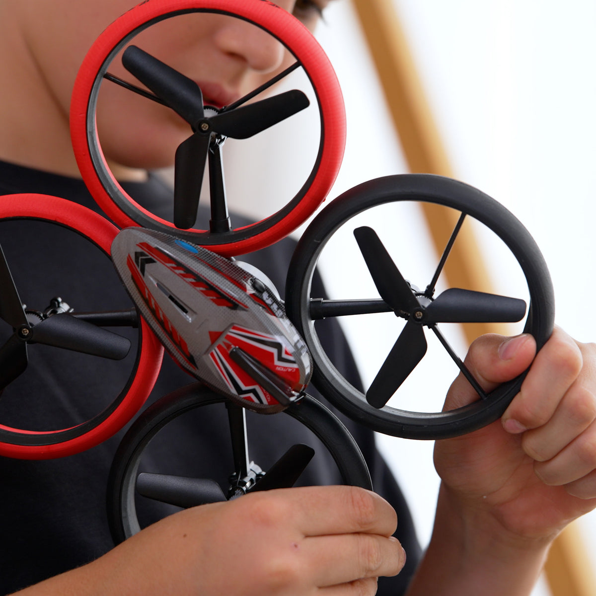 Drone Télécommandé - FLYBOTIC - Bumper Drone Lit - 17 cm - rouge et noir - des 8 ans