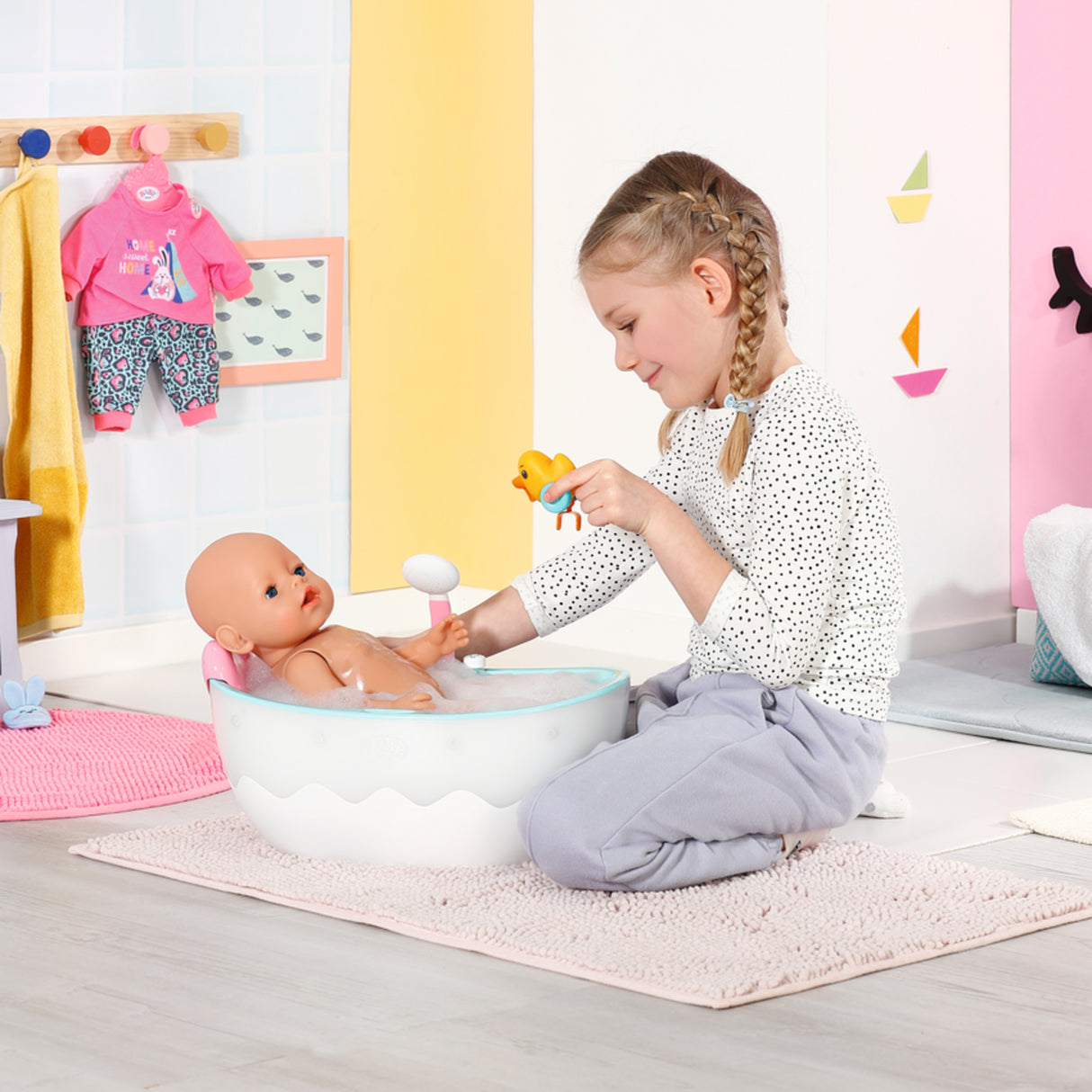 BABY BORN - Baignoire pour poupée - Effets lumineux et sonores - Canard de bain amovible - Des 3 ans et plus