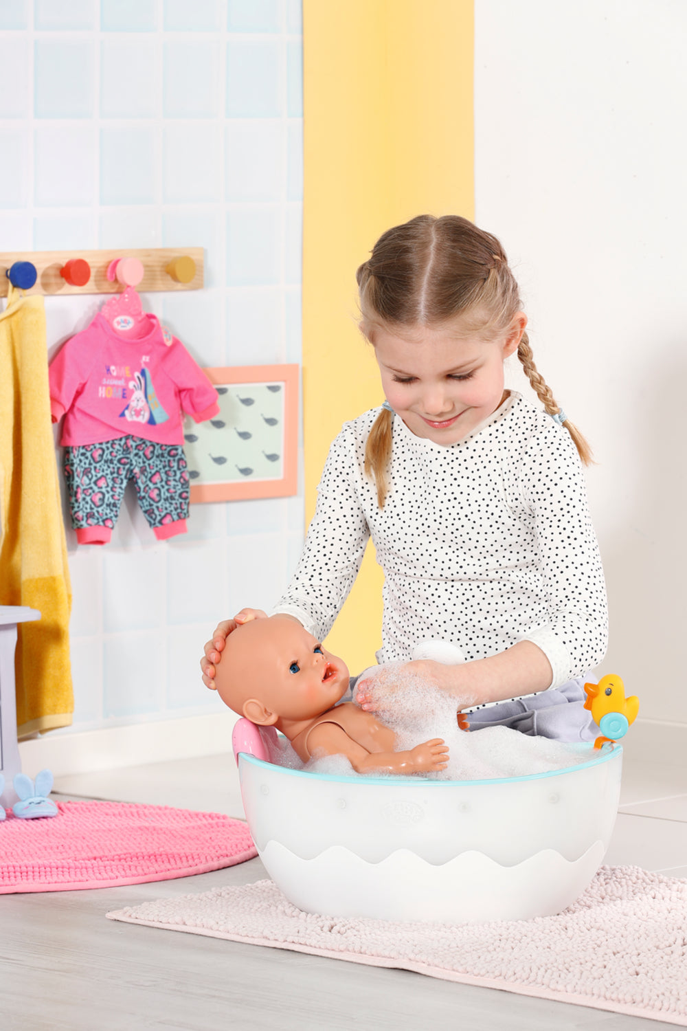 BABY BORN - Baignoire pour poupée - Effets lumineux et sonores - Canard de bain amovible - Des 3 ans et plus