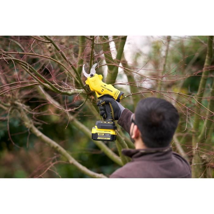 Sécateur électrique sans fil + batterie 4Ah + chargeur - Stanley Fatmax - SFMCPP32M1-QW - 18V - coupe 32mm