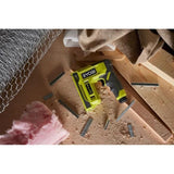 Agrafeuse cloueuse - RYOBI - 4V - Agrafes de 6 a 14 mm - Pointes 18G jusqu'a 15 mm - Livrée avec 1100 agrafes T50 et 250 pointes 18G