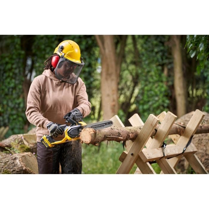 STANLEY FATMAX - TRONCONNEUSE 18V BRUSHLESS 33CM - Fourni avec une chaine, un chargeur et une batterie 4AH