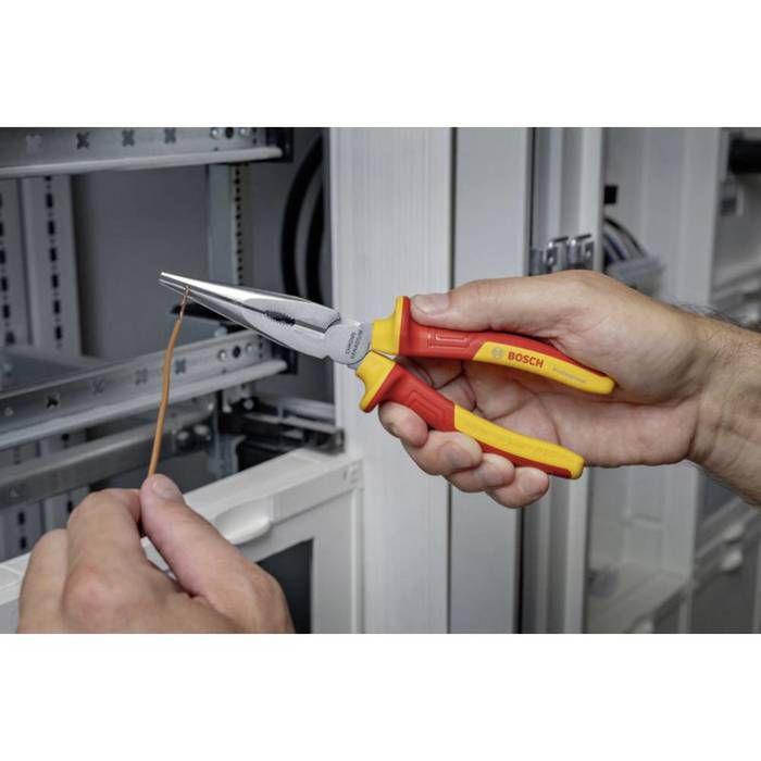 Bosch Professional pince VDE droite a bec long  200 mm (certifiée jusqu'a 1 000 V, isolée avec des polyuréthanes thermoplastiques)