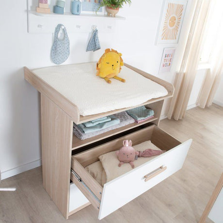 Chambre bébé complete : Lit 60 x 120 cm + commode a langer évolutive + armoire - CABANE - ROBA - Chene / Blanc