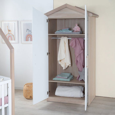 Chambre bébé complete : Lit 60 x 120 cm + commode a langer évolutive + armoire - CABANE - ROBA - Chene / Blanc