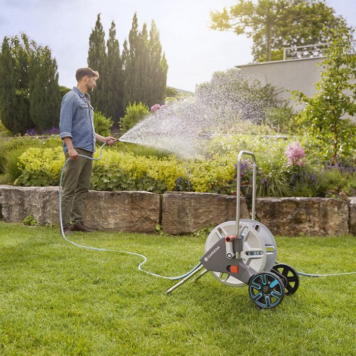 Enrouleur de tuyau GARDENA CleverRoll M métal – Tuyau Classic 25m Ř15mm – Adapté petit jardin – Kit complet (18543-26)