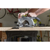 RYOBI - Scie circulaire 18V ONE+ - diam. 165 mm x 16 mm - 4 700 tr/min - Livrée avec 1 lame 24 dents - R18CS-0