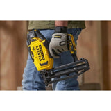 Cloueur de finition sans fil - 18V - STANLEY FATMAX - SFMCN616D2K-QW - Clous 25 a 64 mm + 2 batteries 2Ah + chargeur
