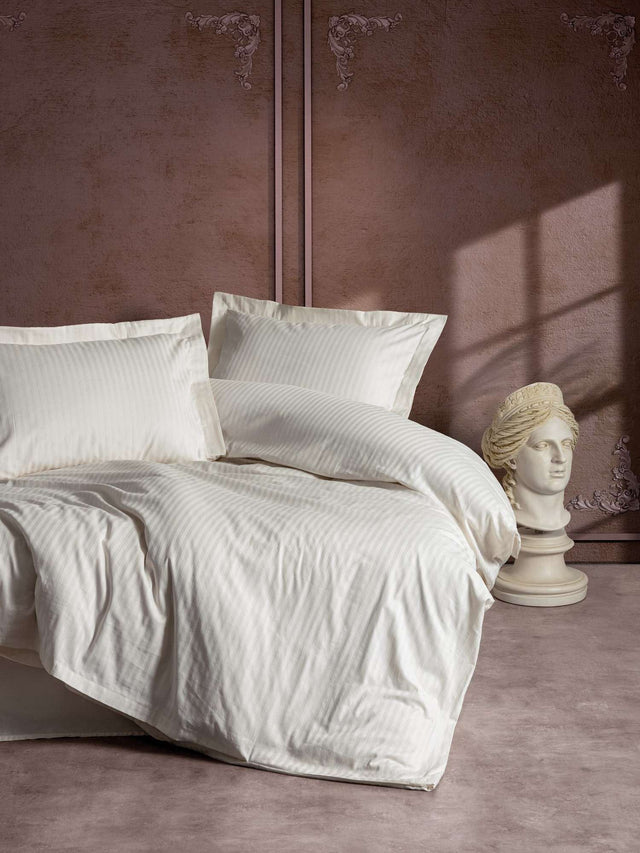 Parure de lit - 1 housse de couette 140 x 200cm + 1 taies d'oreiller 60 x 60 cm - Satin - Imprimé rayures Ecru