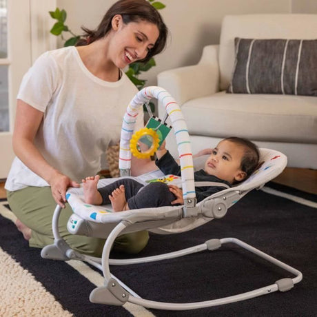 BABY EINSTEIN DEAN Transat bébé balancelle électrique évolutif 3-en-1, Melodies et vibrations, 3 Positions, arche amovible 0-30 mois