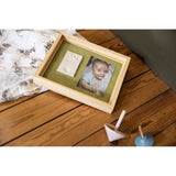 Baby Art Pure Frame - Kit Cadre avec Pâte a Modeler et Cadre Bois Pin Naturel, Rouleau, Panneau Arriere Réversible (Vert/Orange)