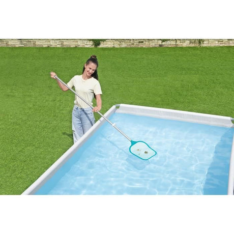 Kit de nettoyage piscine jusqu'a 3,96m - Bestway - Aquaclear - épuisette, flotteur, aspirateur, bande de test, patch de réparation