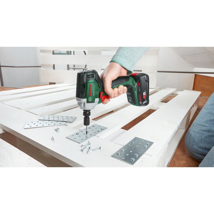 Boulonneuse sans fil BOSCH - UniversalImpactDrive 18V-350  - 18V - 350 Nm - Sans batterie ni chargeur - Avec jeu de douilles x4