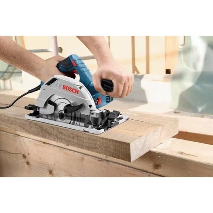 Scie circulaire Bosch Professional GKS 55+ GCE - 1350 W - Capacité de coupe de 63 mm - 0601682100